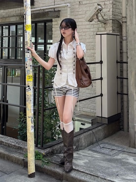 「WHO'S WHO gallery（フーズフーギャラリー）のナポレオンパフスリブラウス（シャツ/ブラウス、ホワイト系）」を使った、モエさん（レディース・167cm）の春コーディネート