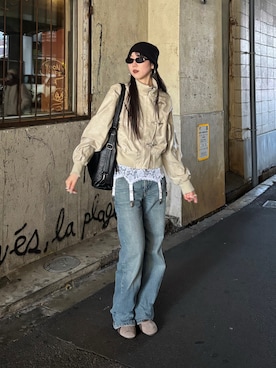 「WHO'S WHO gallery（フーズフーギャラリー）のファイヤーマンショートブルゾン(フェイクレザー/デニム)（ブルゾン、ホワイト系）」を使った、モエさん（レディース・167cm）の冬コーディネート