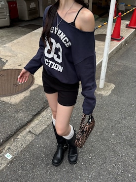 「WHO'S WHO gallery（フーズフーギャラリー）のエリオットナンバリングワンショルダースウェット（スウェット）」を使った、モエさん（レディース・167cm）の秋コーディネート