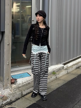 「WHO'S WHO gallery（フーズフーギャラリー）の【WEB限定サイズあり】ナポレオンショートトップス（Tシャツ/カットソー、ブラック系）」を使った、モエさん（レディース・167cm）の春コーディネート