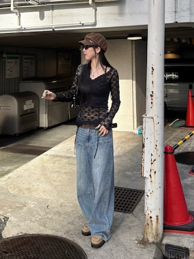 「WHO'S WHO gallery（フーズフーギャラリー）のレースガータートップス（Tシャツ/カットソー、ブラック系）」を使った、モエさん（レディース・167cm）の春コーディネート