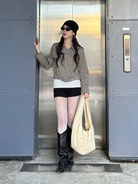 「WHO'S WHO gallery（フーズフーギャラリー）のSHORT EYELET PEA JACKET（ピーコート、グレー系）」を使った、モエさん（レディース・167cm）の春コーディネート