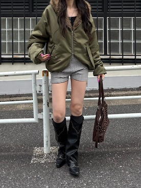 「アイテム（MA-1）」を使った、モエさん（レディース・167cm）の秋コーディネート