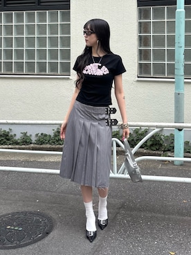 「WHO'S WHO gallery（フーズフーギャラリー）のデフォルメレースロゴチビT（Tシャツ/カットソー、ブラック系）」を使った、モエさん（レディース・167cm）の春コーディネート