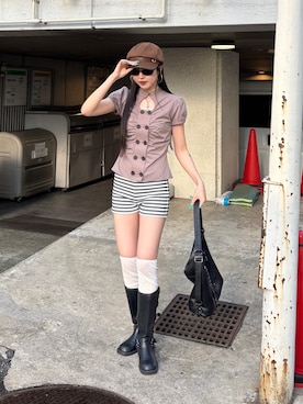 「WHO'S WHO gallery（フーズフーギャラリー）のWボタンギャザーブラウス(ドット柄・無地)（シャツ/ブラウス、グレー系）」を使った、モエさん（レディース・167cm）の春コーディネート