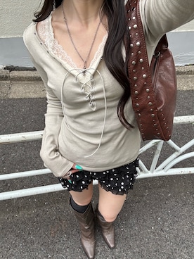 「WHO'S WHO gallery（フーズフーギャラリー）のプロセストレースアップトップス（Tシャツ/カットソー、ホワイト系）」を使った、モエさん（レディース・167cm）の春コーディネート