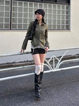 「WHO'S WHO gallery（フーズフーギャラリー）のナポレオンコンパクトシャツ（シャツ/ブラウス、グリーン系）」を使った、モエさん（レディース・167cm）の春コーディネート