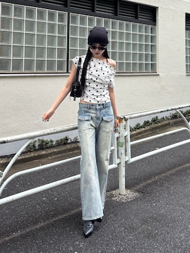 「WHO'S WHO gallery（フーズフーギャラリー）のスタースタッズフレアデニム（デニムパンツ、ブルー系）」を使った、モエさん（レディース・167cm）の春コーディネート