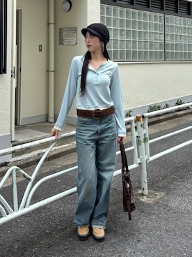 「WHO'S WHO gallery（フーズフーギャラリー）のドットレイヤードヘンリートップス（Tシャツ/カットソー、ブルー系）」を使った、モエさん（レディース・167cm）の春コーディネート