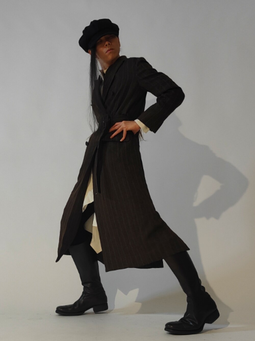 「maisonspecial、GU、junhashimoto 、mode、classic、monotone、fashion、coordinate、simple、styleinspo、ootd、outfit、whatiwore、おしゃれさんと繋がりたい」｜「MAISON SPECIALのアイテム（トレンチコート、ブラウン系）」を使った、Arasashi Kimihiroさん（メンズ・170cm）の冬コーディネートの1枚目の写真