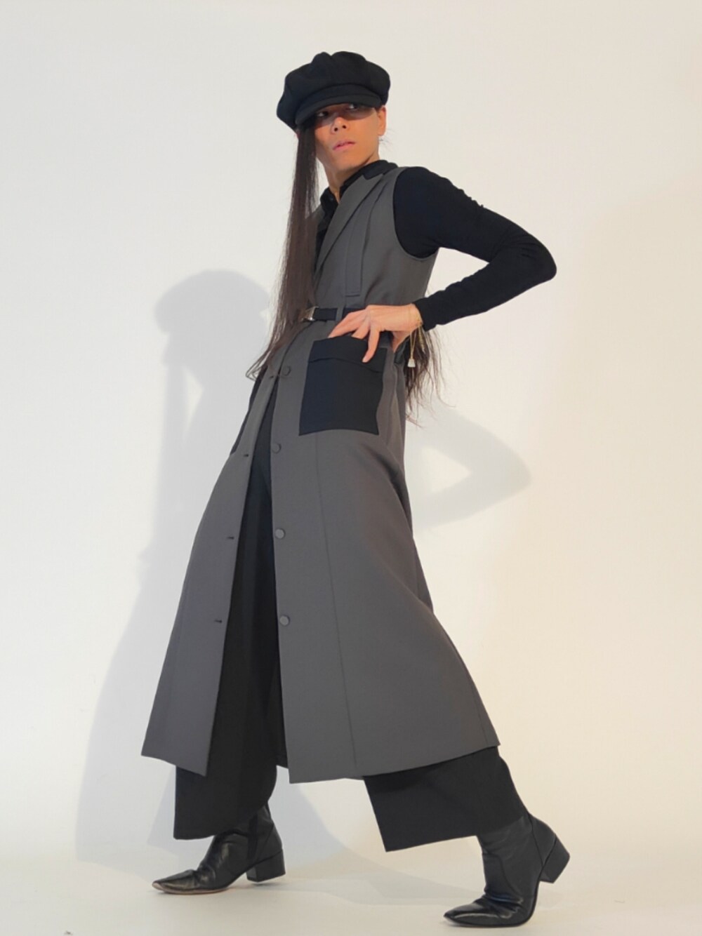 「お洒落さんとつながりたい、A+TOKYO、NOID、foufou、junhashimoto 、mode、classic、fashion、coordinate、monotone、styleinspo、whatiwore、ootd、outfit」｜「foufouのアイテム（その他パンツ、ブラウン系）」を使った、Arasashi Kimihiroさん（メンズ・170cm）の冬コーディネートの1枚目の写真