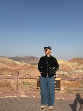 「アイテム（チノパンツ）」を使った、ZHE GANGさん（メンズ・177cm・20代）の秋コーディネート