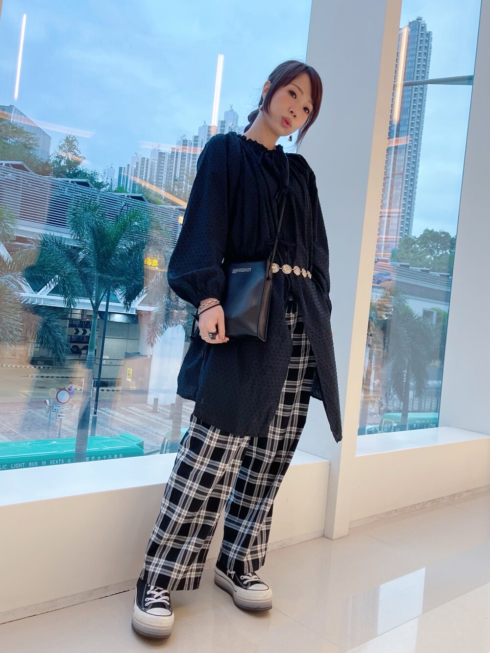「converse、冬コーデ、GU、Kastane、zucca、冬休み、ootd、冬服、冬のコーデ」｜「CABANE de ZUCCaのアイテム（バッグ、ブラック系）」を使った、ウイニー☆さん（レディース・158cm）の秋コーディネートの1枚目の写真