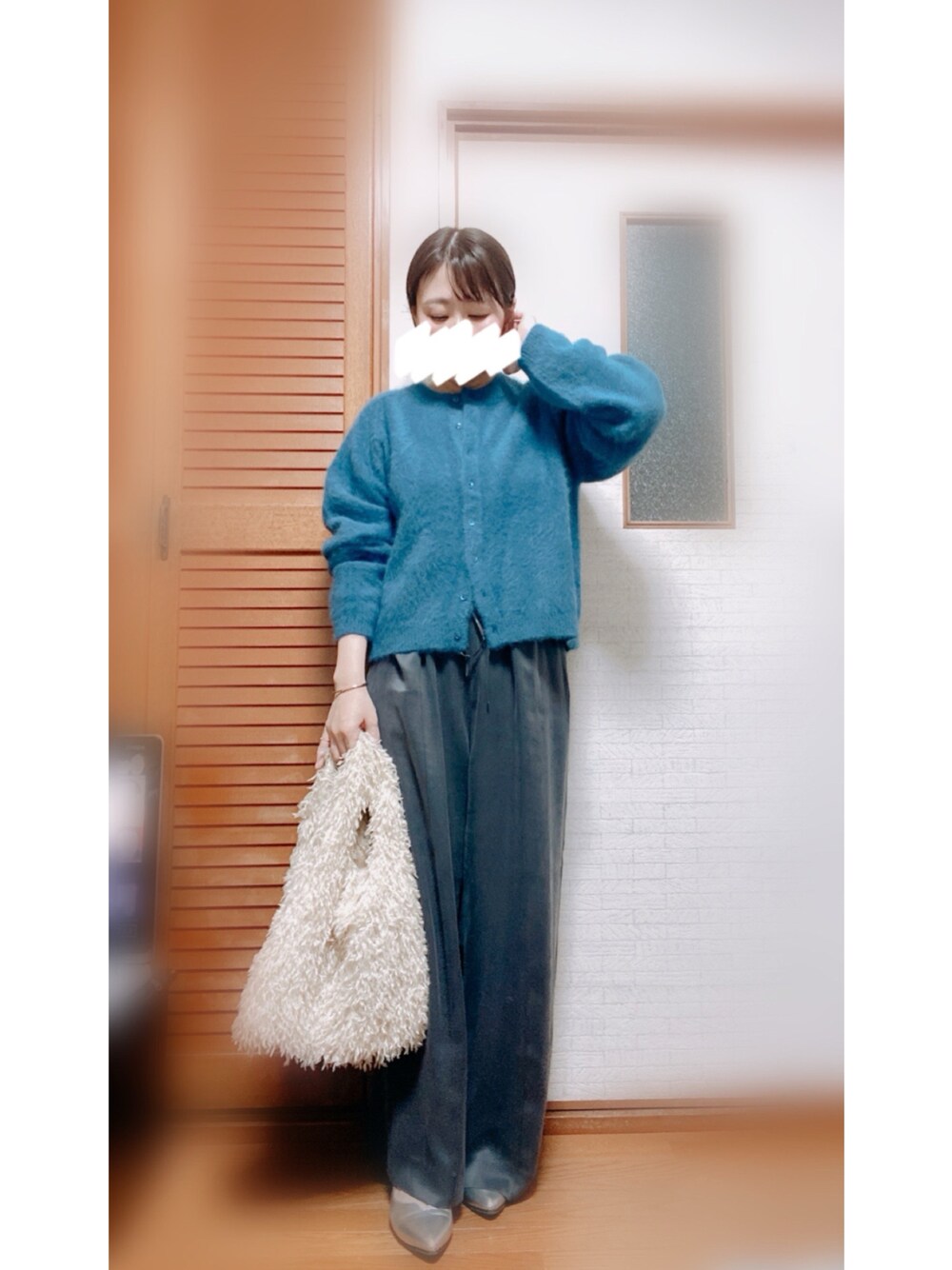 カシミアクルーネッククロップドカーディガン フォックスカシミアクルーネッククロップドカーディガンを使った