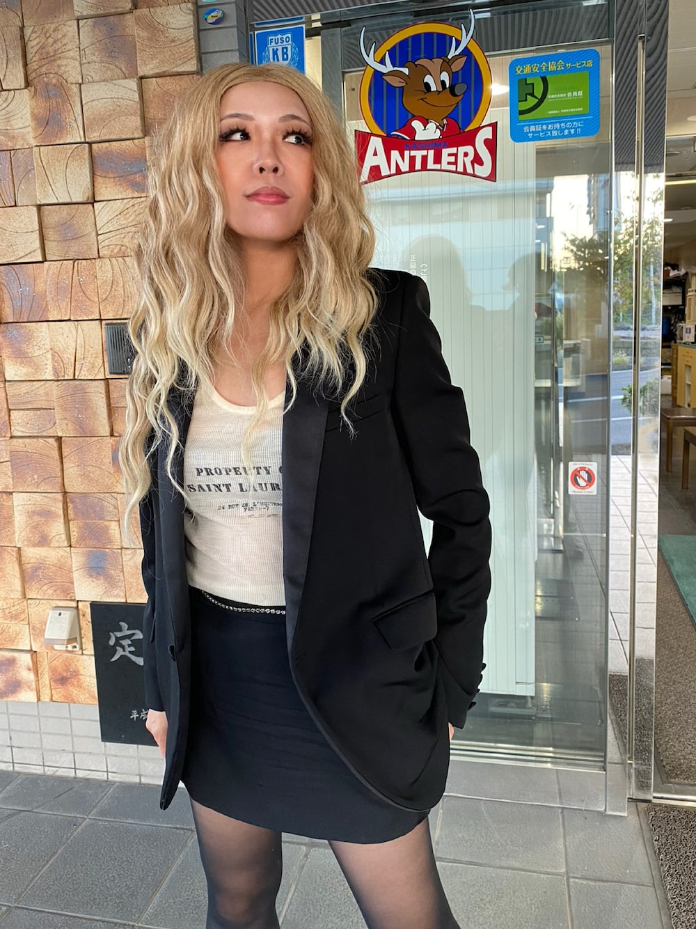 「セットアップ、スーツスタイル、サンローランパリ、Saint Laurent、saint laurent paris、タンクトップ、スモーキングジャケット」｜「Saint Laurentのアイテム（ジャケット/アウター、ブラック系）」を使った、WODDYFUNKさん（レディース・155cm）の秋コーディネートの1枚目の写真