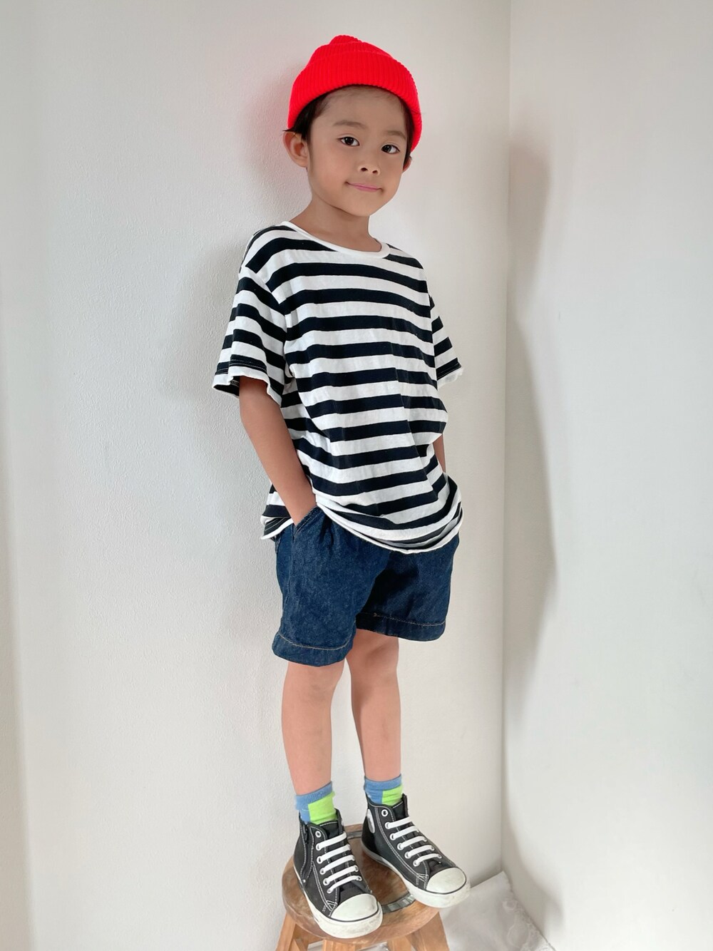 「オレンジ、ネオンカラー、ボーダー、モノトーンに差し色、コンバース、夏だ！Tシャツ着よう！、キッズファッション、カジュアル、ビタミンカラー」｜「REBALANCEのビーニー　ユニセックス（ラウンド型）（ニットキャップ/ビーニー、その他）」を使った、aoeetoさん（キッズ・120cm）の夏コーディネートの1枚目の写真