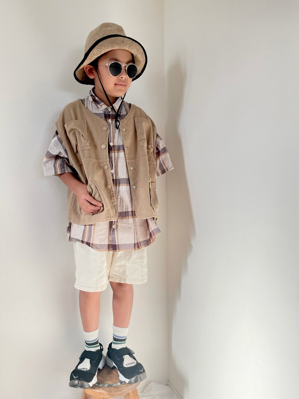 「ベスト、ベスト×シャツ、ハーフパンツ、キッズコーデ、男の子、休日スタイル、カジュアル、キッズファッション、小学生、エアリフト、男の子コーデ、プチプラ、レイヤードスタイル」｜「THE NORTH FACEの＜THE NORTH FACE（ザノースフェイス）＞ ハイクハット/帽子（ハット、ベージュ系）」を使った、aoeetoさん（キッズ・120cm）の夏コーディネートの1枚目の写真