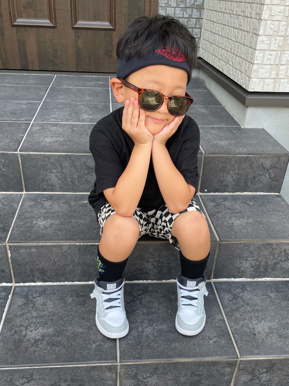 「ジョーダン1、NIKE、チャオパニックティピー(CIAOPANIC TYPY)、ブランシェス、6歳、年長、男の子、おとこのこ、キッズコーデ、男の子コーデ」｜「NIKEのアイテム（ヘアバンド、ブラック系）」を使った、M;mamaさん（キッズ・110cm）の秋コーディネートの1枚目の写真