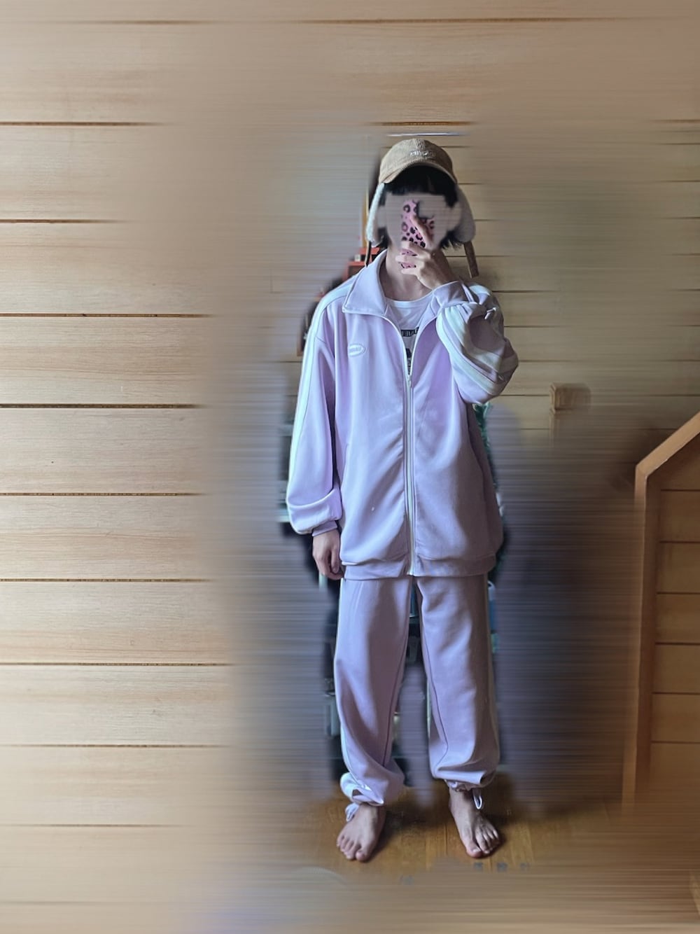 「モード、アニメ、コア、ジャージ、日常に魔法を、セットアップ、パイロットキャップ」｜「Dickiesのアイテム（キャップ、ベージュ系）」を使った、rakuru さん（骨格ナチュラル・メンズ・163cm）の秋コーディネートの1枚目の写真