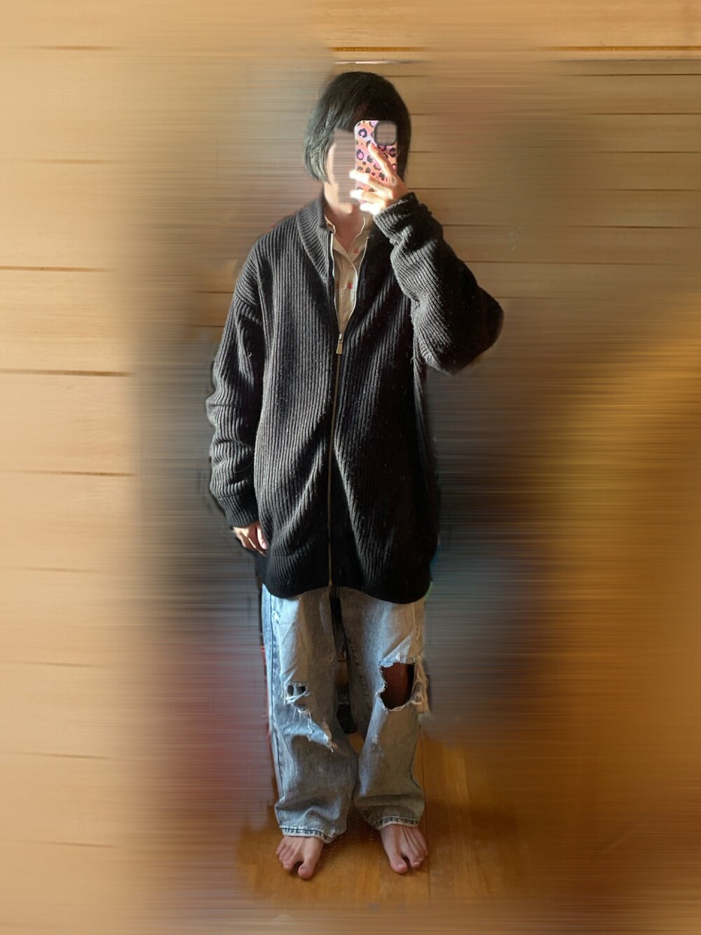 「プチプラ、古着、ダメージデニム、モード、お洒落さんとつながりたい、デニムパンツ、冬のコーデ、レイヤードスタイル、メンズコーデ」｜「ENDER PRODUCTSのビックシルエット 畦編みドライバーズニット【ENDER PRODUCTS/エンダープロダクツ】（ニット/セーター、ブラック系）」を使った、rakuru さん（メンズ・163cm）の冬コーディネートの1枚目の写真