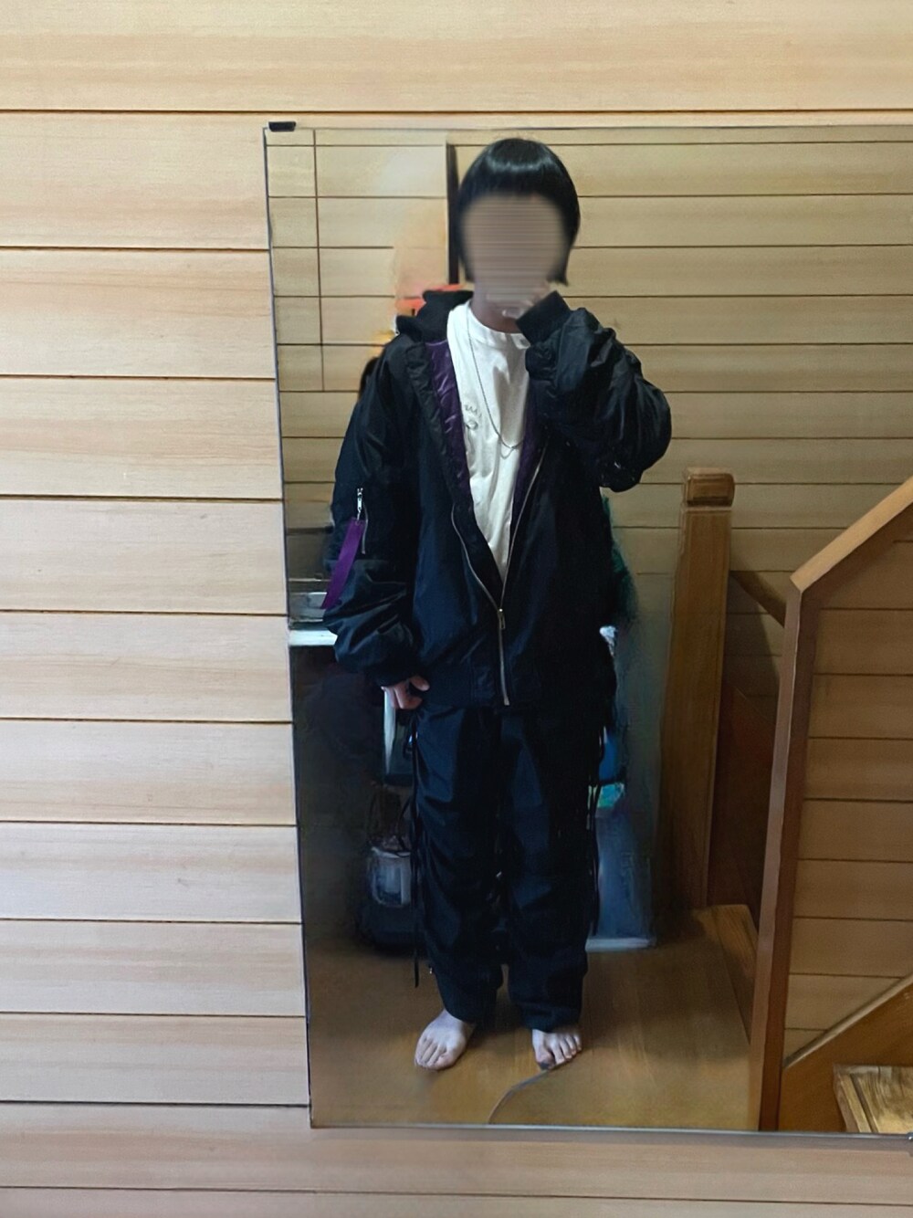 「秋コーデ、モード、パラシュート、男ウケ、黒コーデ」｜「BUBBLESのアイテム（MA-1、ブラック系）」を使った、rakuru さん（骨格ナチュラル・メンズ・163cm）の秋コーディネートの1枚目の写真