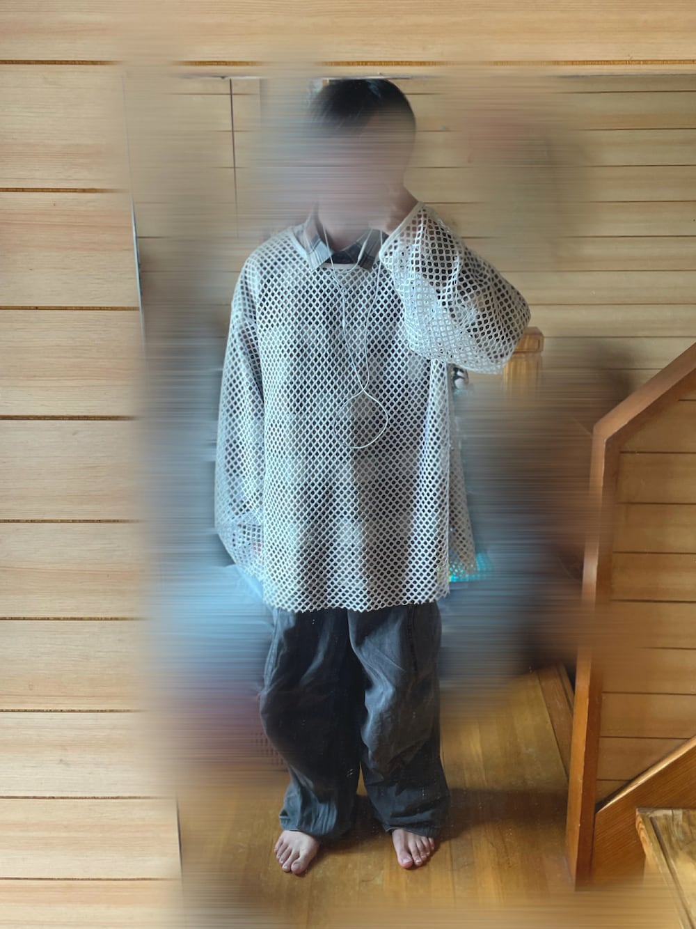 「adrer、デニム、ネットトップス、網トップス、モード、春コーデ」｜「ADRERの長袖Tシャツ（Tシャツ/カットソー、ホワイト系）」を使った、rakuru さん（骨格ナチュラル・メンズ・163cm）の春コーディネートの1枚目の写真
