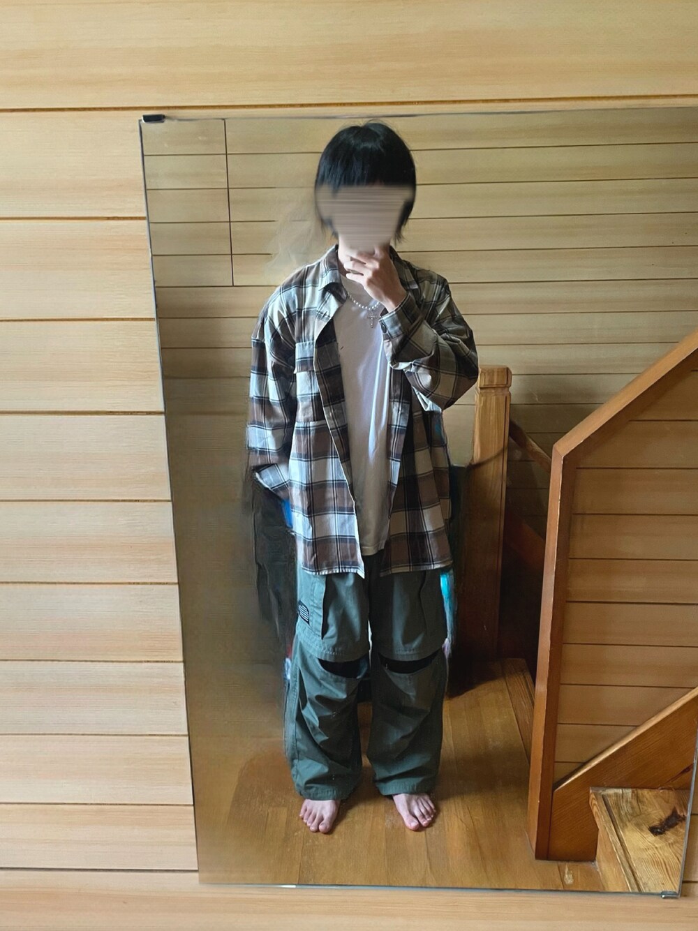 「モード、秋コーデ、アウトドアスタイル、チェック、低身長コーデ、おしゃれさんと繋がりたい」｜「Right-onのアイテム（シャツ/ブラウス、ベージュ系）」を使った、rakuru さん（骨格ナチュラル・メンズ・163cm）の秋コーディネートの1枚目の写真