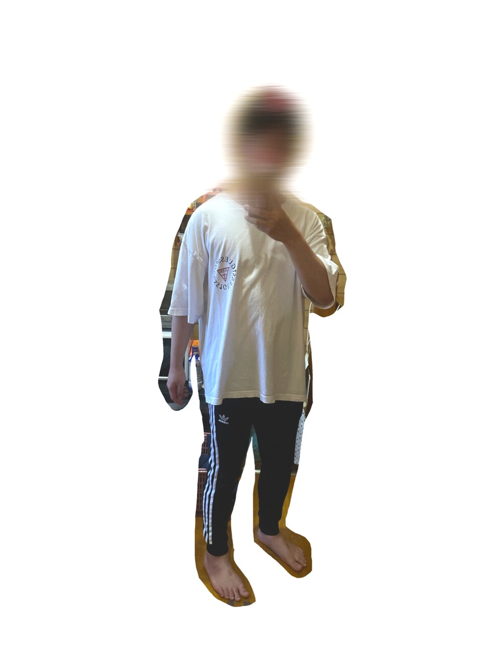 「おしゃれさんと繋がりたい、白Tシャツ、ジャージ、スポーツミックス、夏コーデ、夏」｜「Guessの『GUESS/ゲス』サークルロゴワイドシルエットロンT（Tシャツ/カットソー、ホワイト系）」を使った、rakuru さん（骨格ナチュラル・メンズ・163cm）の夏コーディネートの1枚目の写真