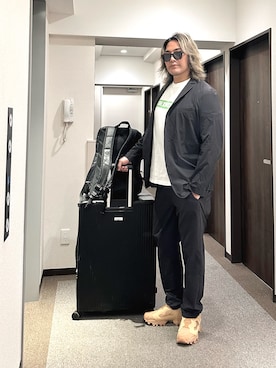 「アイテム（セットアップ）」を使った、棚橋弘至さん（メンズ・181cm）の冬コーディネート