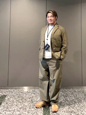 「アイテム（セットアップ）」を使った、棚橋弘至さん（メンズ・181cm）の冬コーディネート