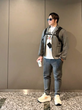 「NEW ERA（ニューエラ）のアイテム（Tシャツ/カットソー、ホワイト系）」を使った、棚橋弘至さん（メンズ・181cm）の夏コーディネート