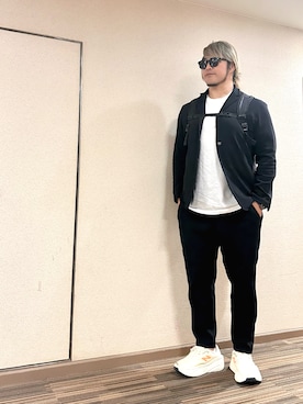 「アイテム（セットアップ）」を使った、棚橋弘至さん（メンズ・181cm）の秋コーディネート