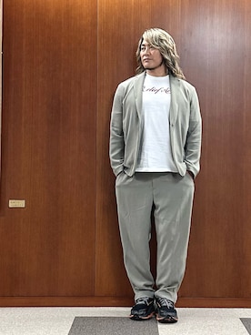 「アイテム（セットアップ）」を使った、棚橋弘至さん（メンズ・181cm）の秋コーディネート