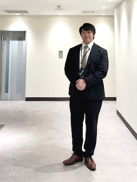 「アイテム（スーツセット）」を使った、棚橋弘至さん（メンズ・181cm）の秋コーディネート