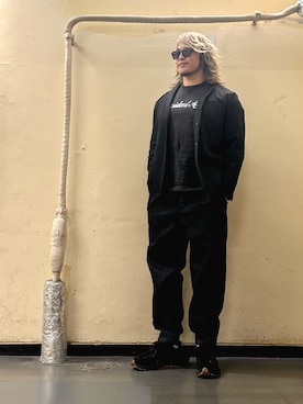 「アイテム（セットアップ）」を使った、棚橋弘至さん（メンズ・181cm）の秋コーディネート