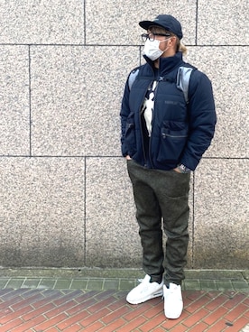 「and wander（アンドワンダー）のアイテム（スウェットパンツ）」を使った、棚橋弘至さん（メンズ・181cm）の秋コーディネート