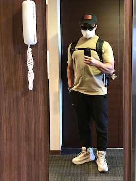「Saturdays NYC（サタデーズ ニューヨークシティ ）のアイテム（スウェットパンツ）」を使った、棚橋弘至さん（メンズ・181cm）の秋コーディネート