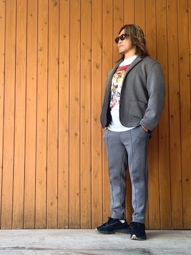 「アイテム（セットアップ）」を使った、棚橋弘至さん（メンズ・181cm）の冬コーディネート