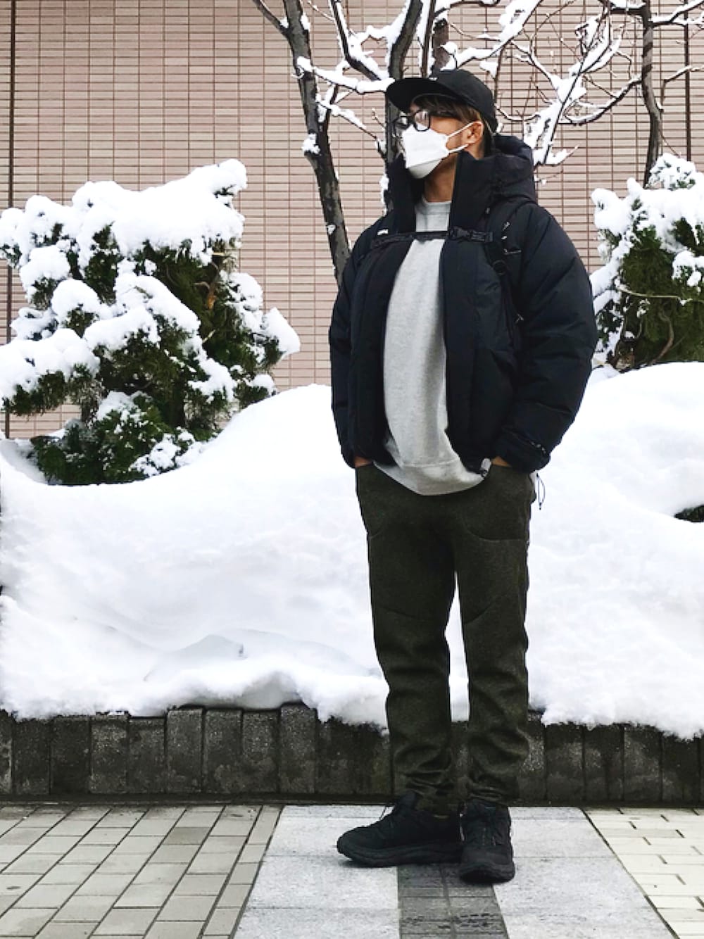 「fear of god、NEEDLES」｜「NEW ERAのアイテム（キャップ、ブラック系）」を使った、棚橋弘至さん（メンズ・181cm）の冬コーディネートの1枚目の写真