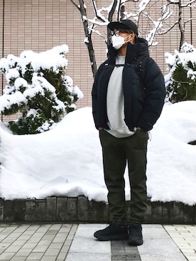 「and wander（アンドワンダー）のアイテム（スウェットパンツ）」を使った、棚橋弘至さん（メンズ・181cm）の冬コーディネート