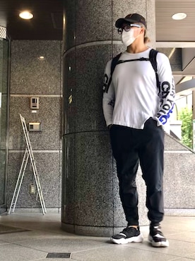 「and wander（アンドワンダー）のアイテム（バッグ）」を使った、棚橋弘至さん（メンズ・181cm）の秋コーディネート