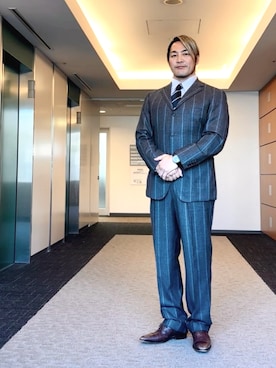 「アイテム（スーツセット）」を使った、棚橋弘至さん（メンズ・181cm）の秋コーディネート