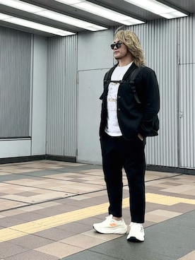 「アイテム（セットアップ）」を使った、棚橋弘至さん（メンズ・181cm）の秋コーディネート