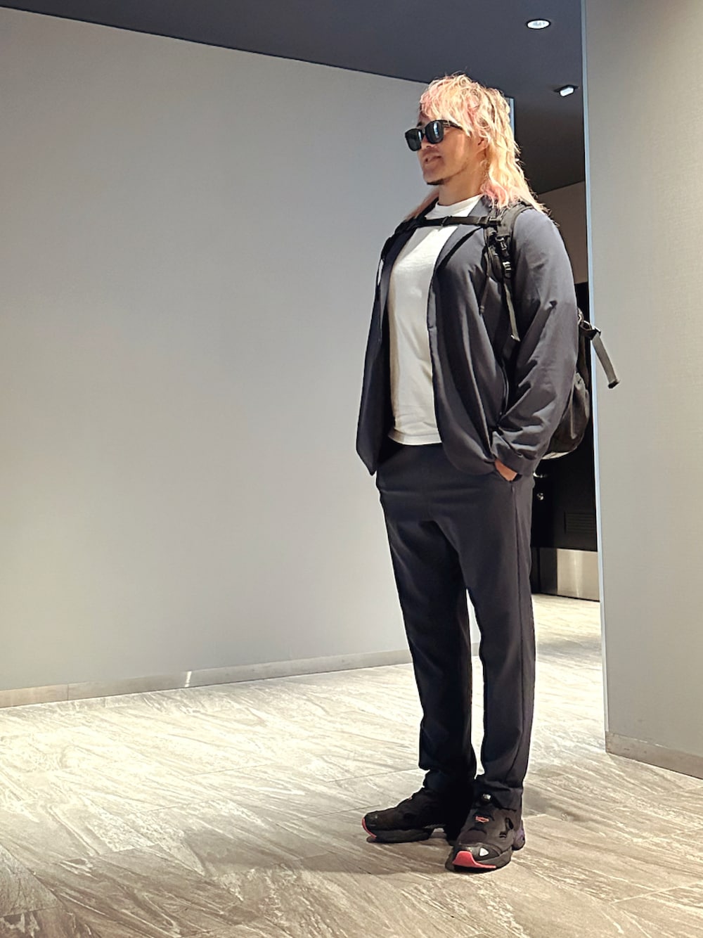 「PUMP FURY、札幌」｜「闘魂SHOPのアイテム（Tシャツ/カットソー、ホワイト系）」を使った、棚橋弘至さん（メンズ・181cm）の夏コーディネートの1枚目の写真