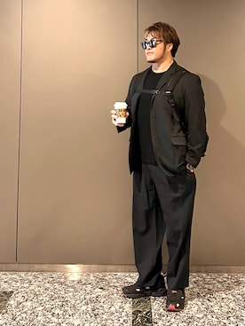「アイテム（セットアップ）」を使った、棚橋弘至さん（メンズ・181cm）の冬コーディネート