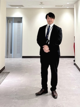 「GUCCI（グッチ）のアイテム（ネクタイ、ブルー系）」を使った、棚橋弘至さん（メンズ・181cm）の秋コーディネート