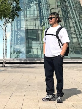 「アイテム（カーゴパンツ）」を使った、棚橋弘至さん（メンズ・181cm）の夏コーディネート