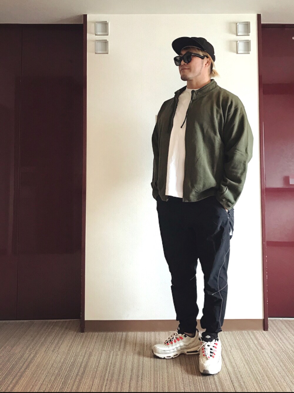 「盛岡」｜「NEW ERAのアイテム（キャップ、ブラック系）」を使った、棚橋弘至さん（メンズ・181cm）の秋コーディネートの1枚目の写真