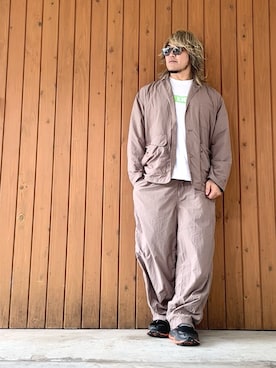 「アイテム（セットアップ）」を使った、棚橋弘至さん（メンズ・181cm）の夏コーディネート