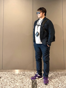 「Saturdays NYC（サタデーズ ニューヨークシティ ）のアイテム（Tシャツ/カットソー、グレー系）」を使った、棚橋弘至さん（メンズ・181cm）の夏コーディネート